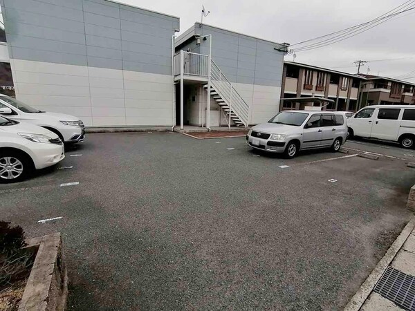 駐車場・駐輪場