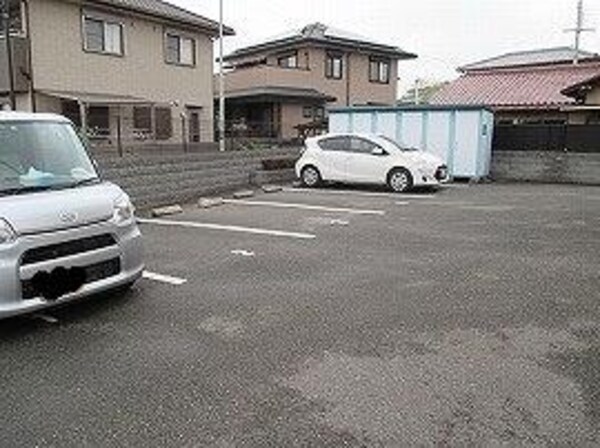 駐車場・駐輪場(駐車場)