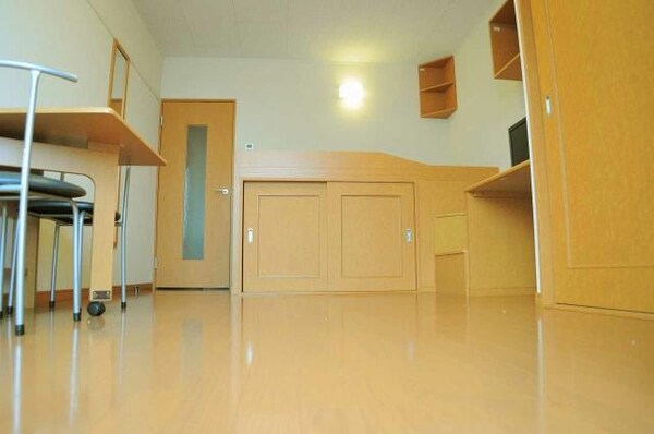 居室(1Fフローリング、クローゼット、防犯ガラス、インターホンあり)