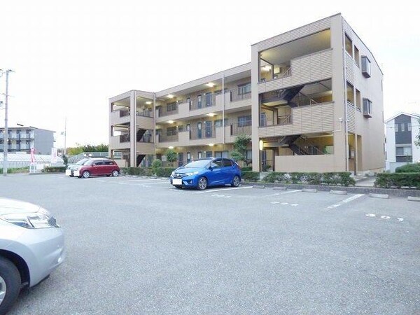 駐車場・駐輪場
