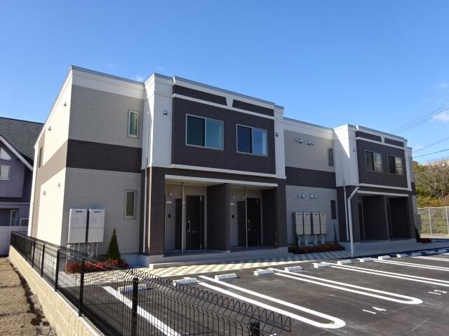 物件外観写真1　(外観写真（昼）)