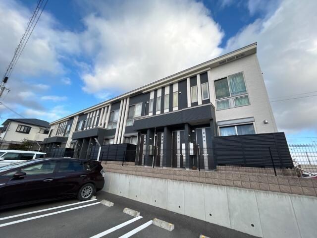 物件外観写真2　(外観写真（昼）)