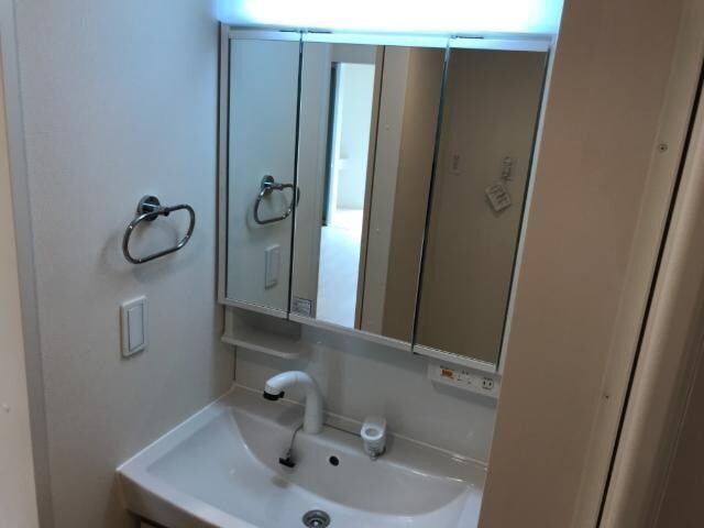 物件内観写真9　(洗髪洗面化粧台（イメージ）)