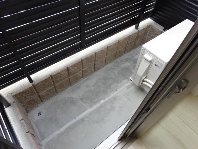 物件内観写真12　(ベランダ)