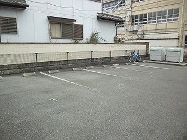 駐車場・駐輪場