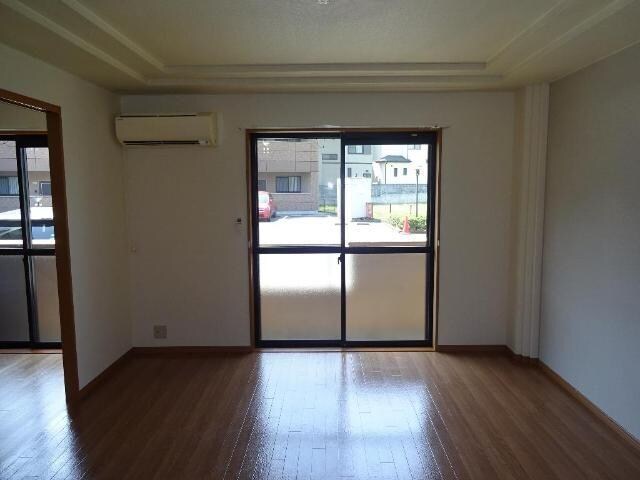 物件内観写真10　(リビング)