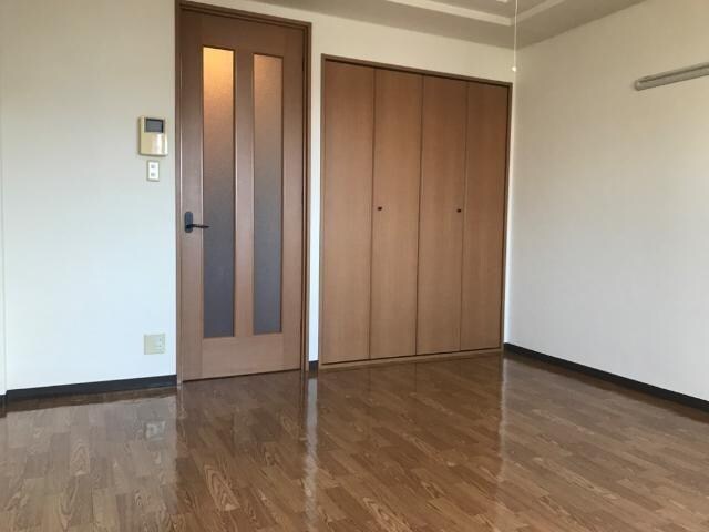 物件内観写真3　(洋室)