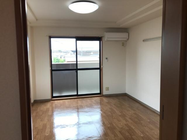 物件内観写真12　(洋室)