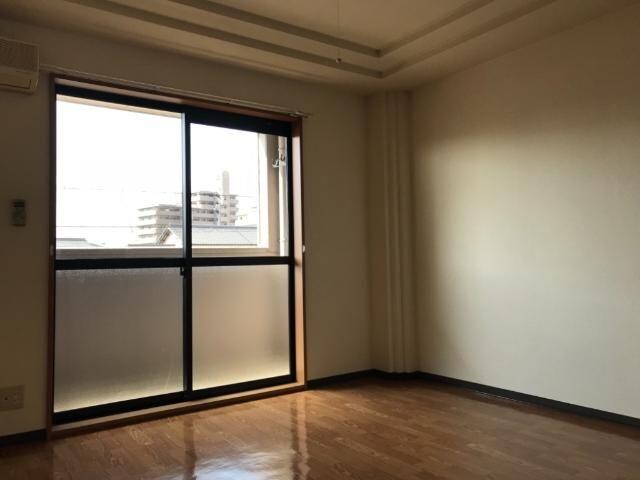 物件内観写真14　(洋室)