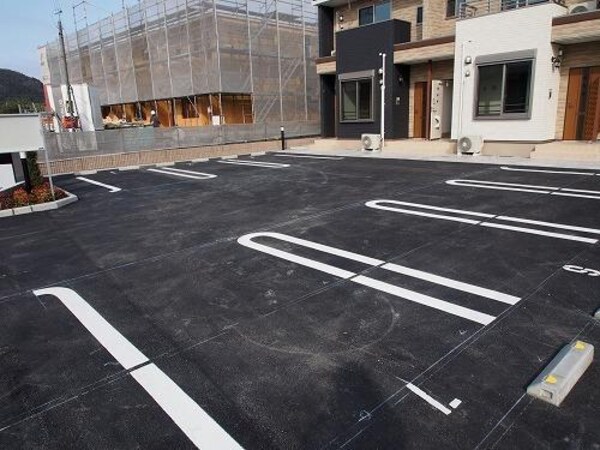 駐車場・駐輪場