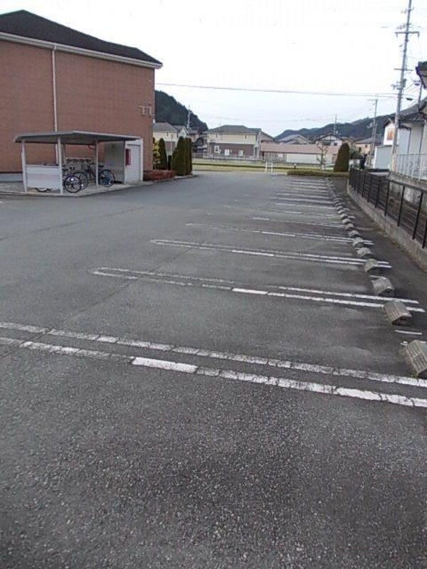 駐車場・駐輪場