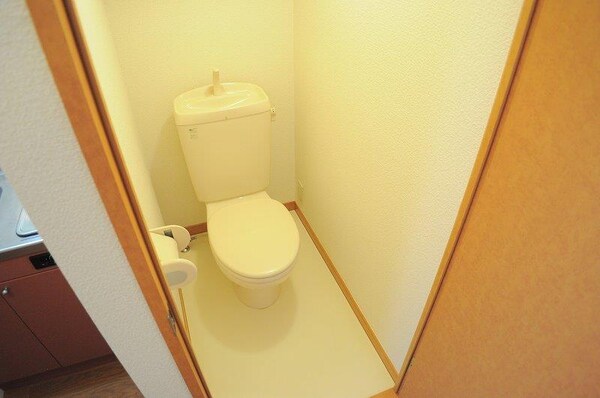 トイレ(風呂・トイレは嬉しい独立タイプです。)