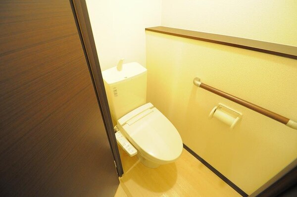 トイレ(うれしい温水洗浄便座付きです。)