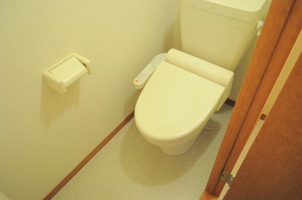 トイレ(快適な温水洗浄便座使用です)