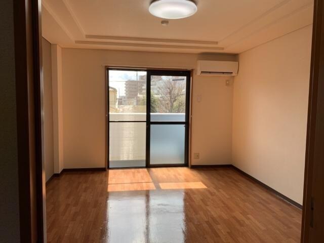 物件内観写真3　(洋室)