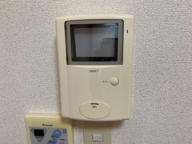 物件内観写真9　(カメラ付インターホン)