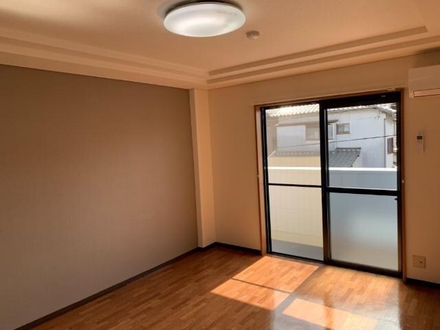 物件内観写真12　(洋室)