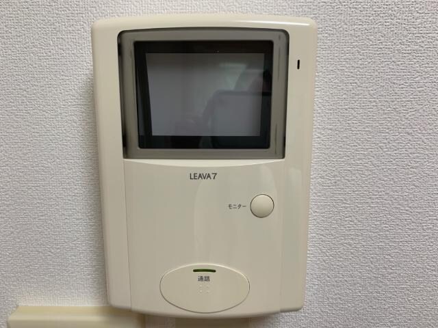 物件内観写真13　(カメラ付インターホン)
