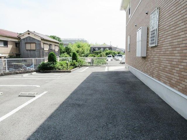 駐車場・駐輪場