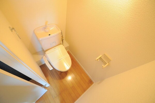 トイレ(快適な温水洗浄便座付きトイレになります。)
