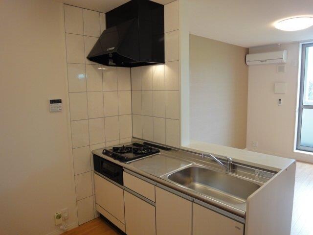 物件内観写真4　(カウンターキッチン)