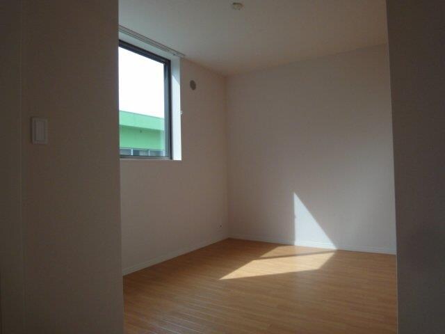 物件内観写真15　(洋室)