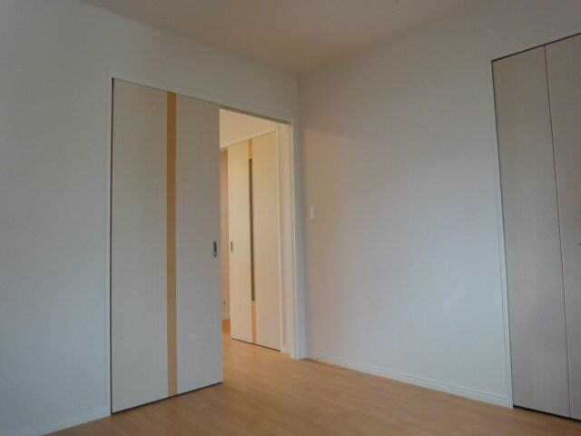 物件内観写真16　(洋室)