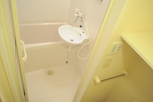 物件内観写真4　(風呂・トイレは嬉しいセパレートタイプです。)