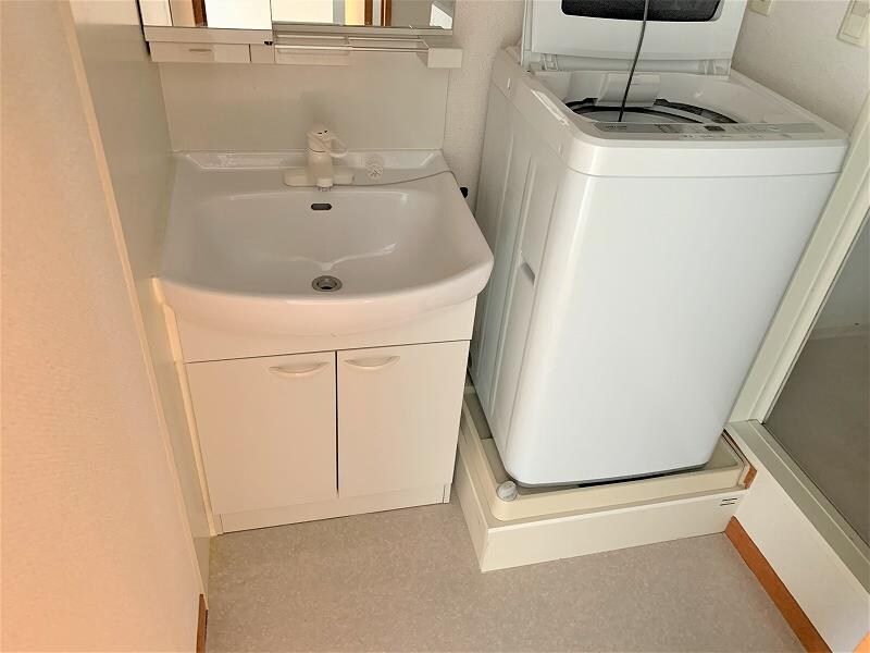 物件内観写真7　(独立洗面台。)