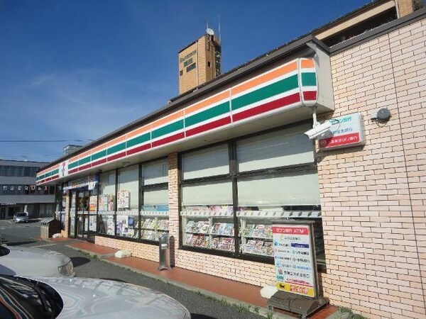 居室(セブンイレブン姫路岡田店まで734ｍ)