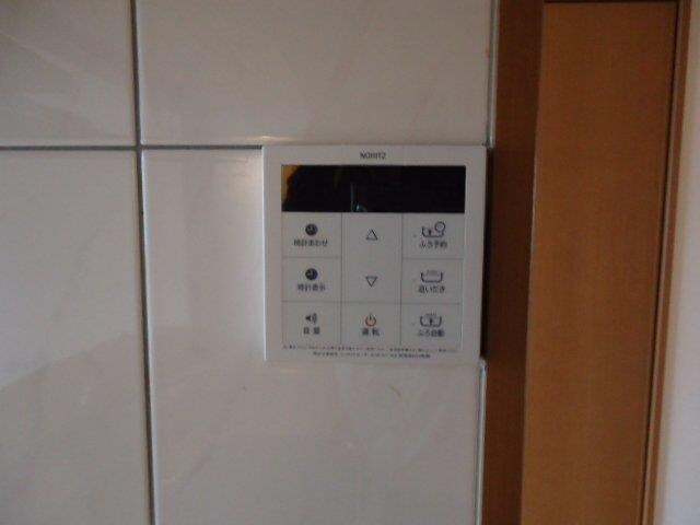 物件内観写真10　(給湯リモコン)