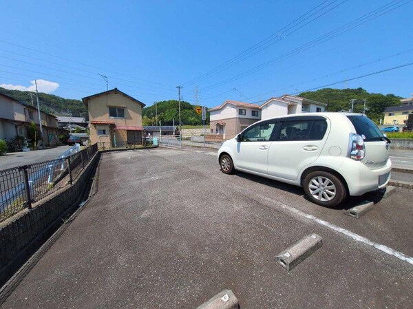 駐車場・駐輪場