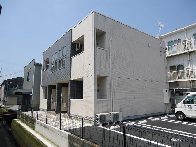 物件外観写真1　(外観写真（昼）)