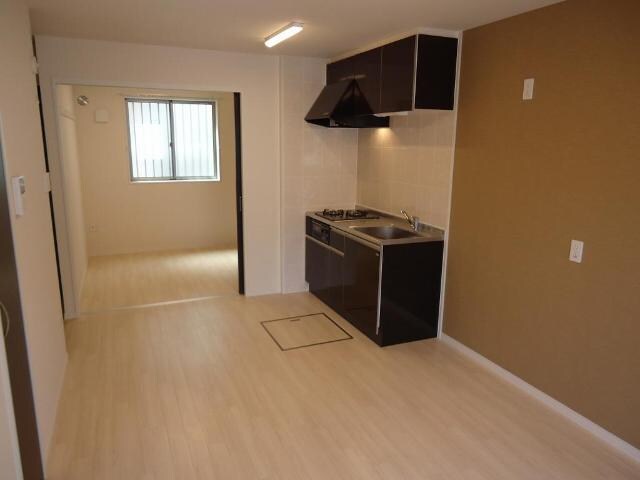 物件内観写真2　(リビング)