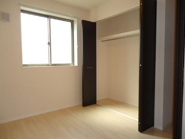 物件内観写真8　(洋室)