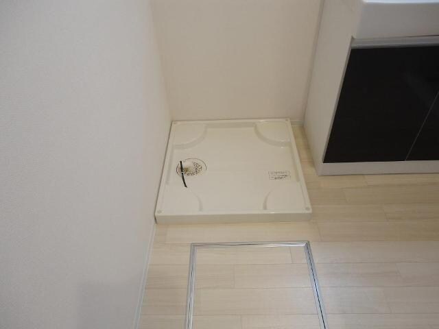 物件内観写真16　(洗濯機置場)