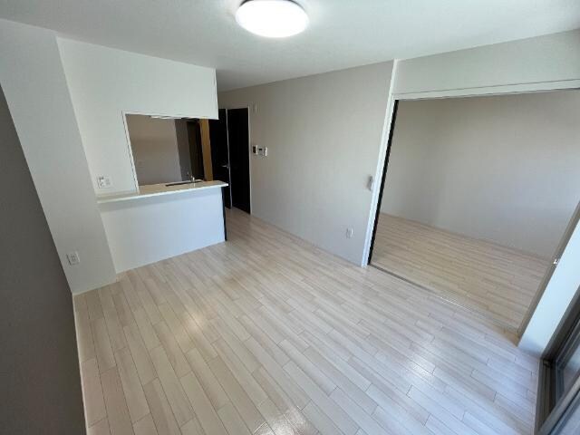 物件内観写真2　(リビング)