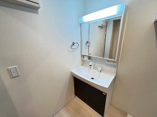 物件内観写真6　(洗髪洗面化粧台)