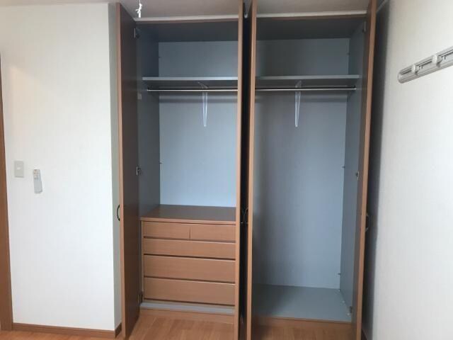 物件内観写真15　(収納)