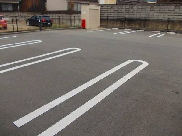 駐車場・駐輪場