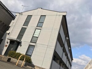 レオパレストゥジュール外観写真