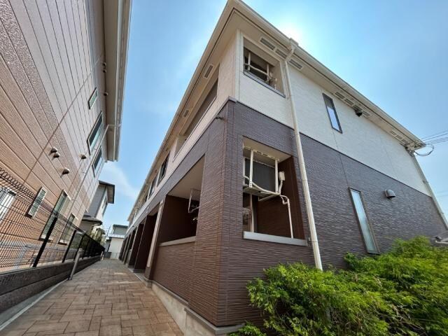 物件外観写真2　(外観写真（昼）)