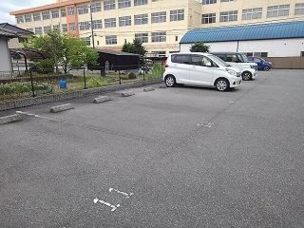 駐車場・駐輪場