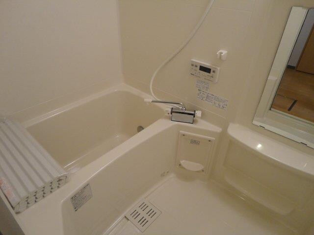 物件内観写真4　(バスルーム(参照))