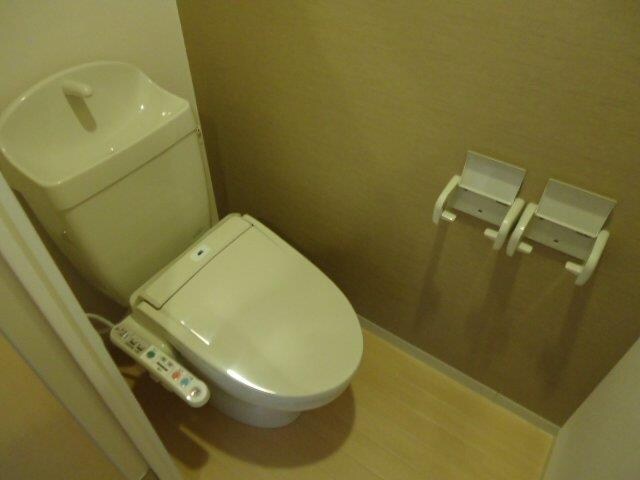 物件内観写真5　(シャワー付トイレ(参照))