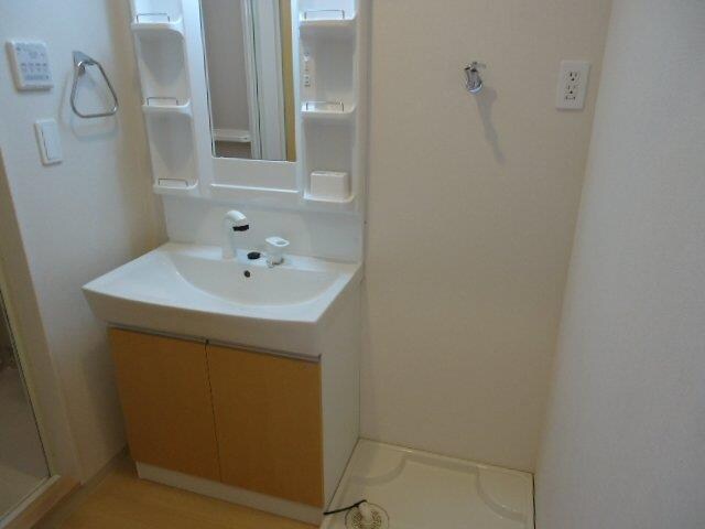 物件内観写真6　(洗面所（参照）)