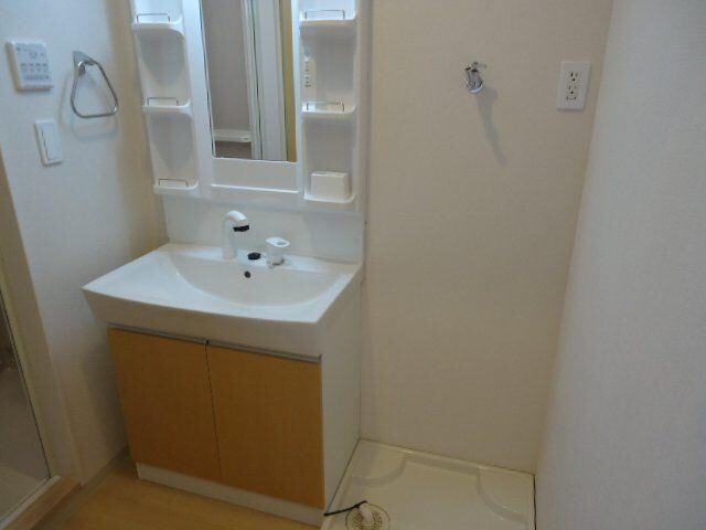 物件内観写真6　(洗面所（参照）)