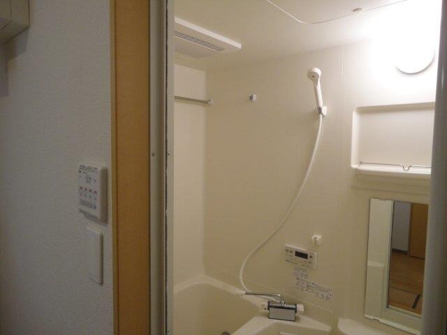 物件内観写真10　(浴室乾燥機(参照))