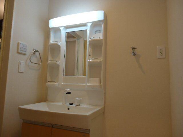 物件内観写真17　(ミラーキャビネット(参照))