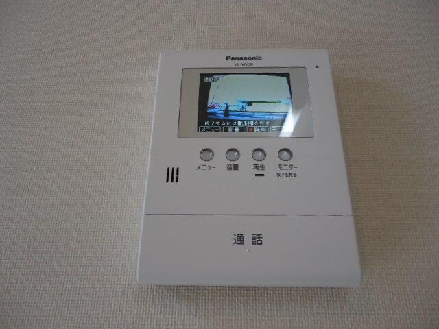 物件内観写真19　(カメラ付インターホン)